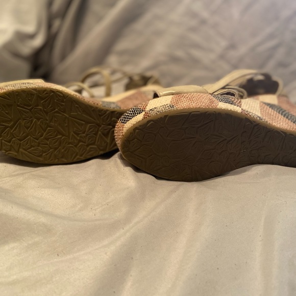 Volcom multi color wedges - Picture 2 of 4